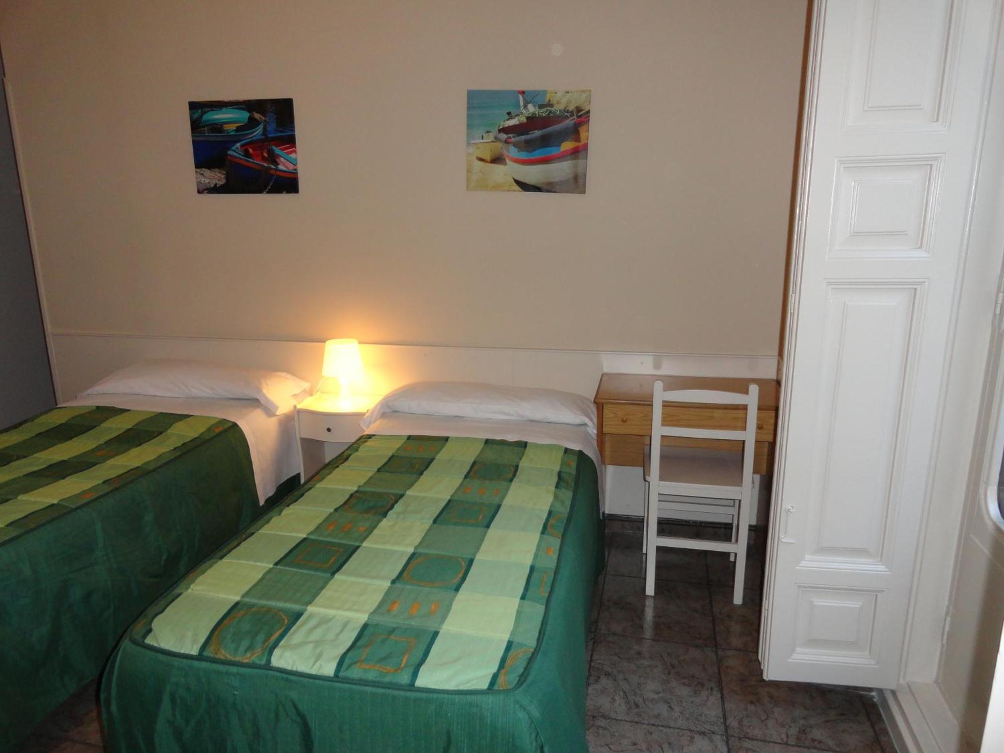 Hostal Alistana Madrid Exterior photo
