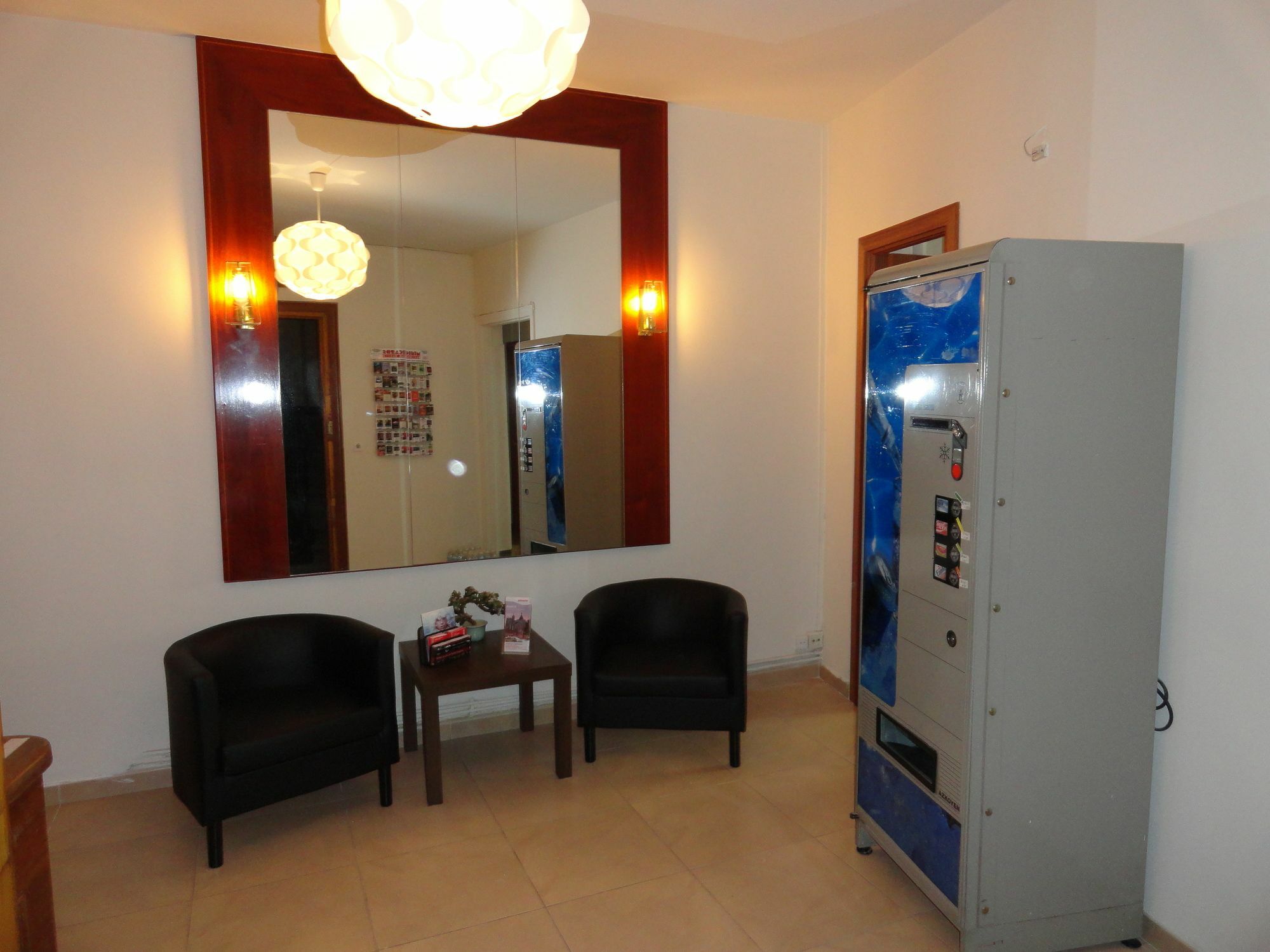 Hostal Alistana Madrid Exterior photo