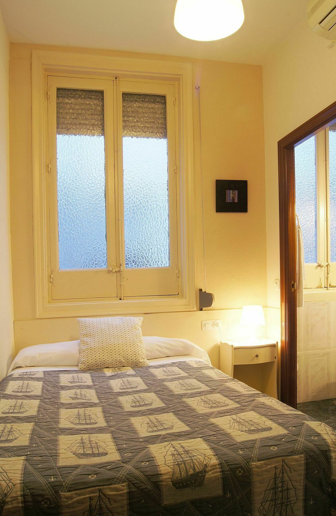 Hostal Alistana Madrid Exterior photo