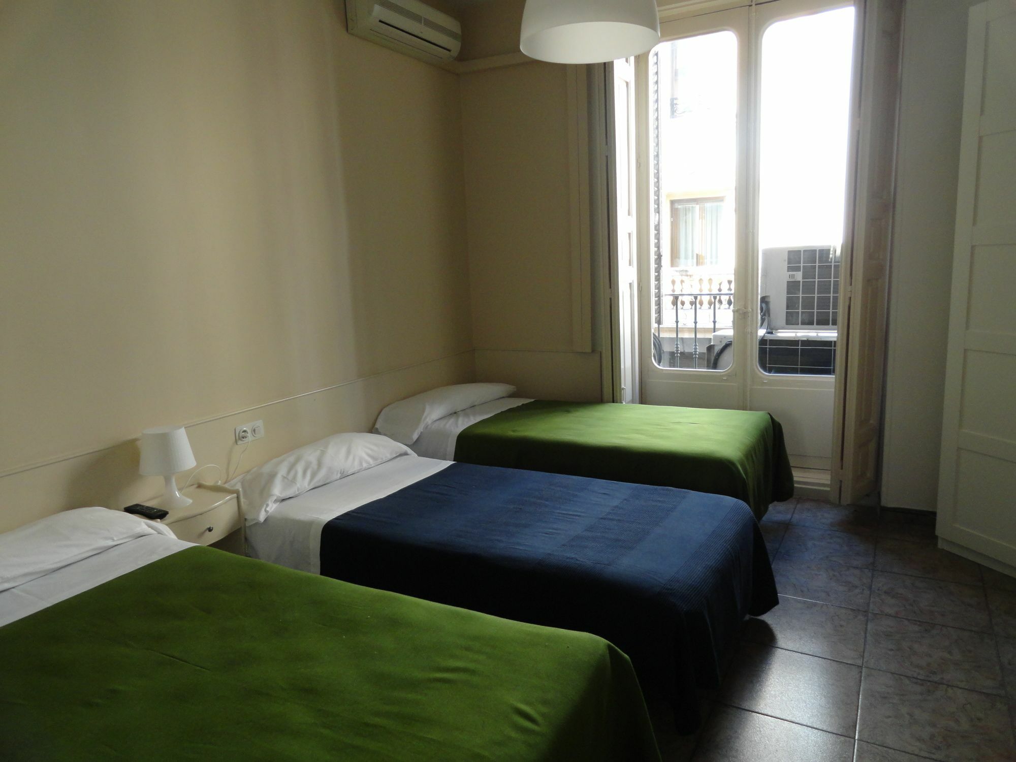 Hostal Alistana Madrid Exterior photo
