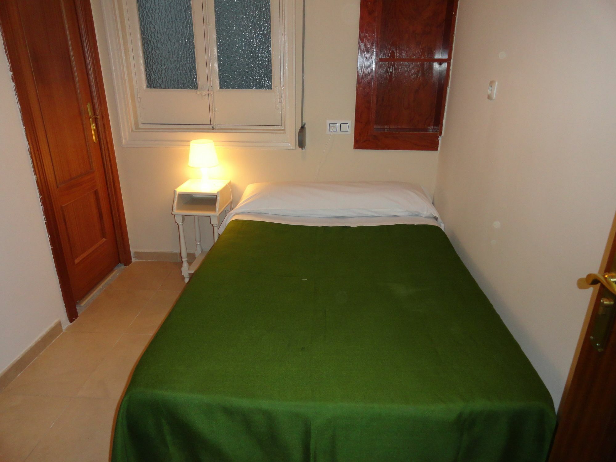 Hostal Alistana Madrid Exterior photo